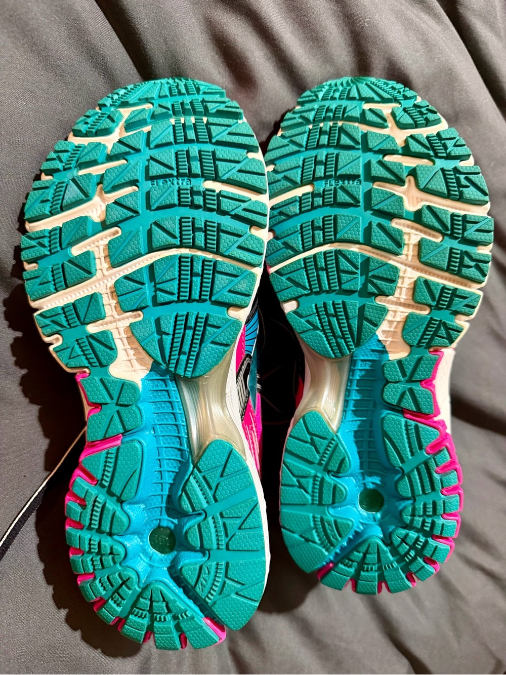 Brooks Women’s Running Sneakers — Teal & Pink size 6.5 new without tag or box